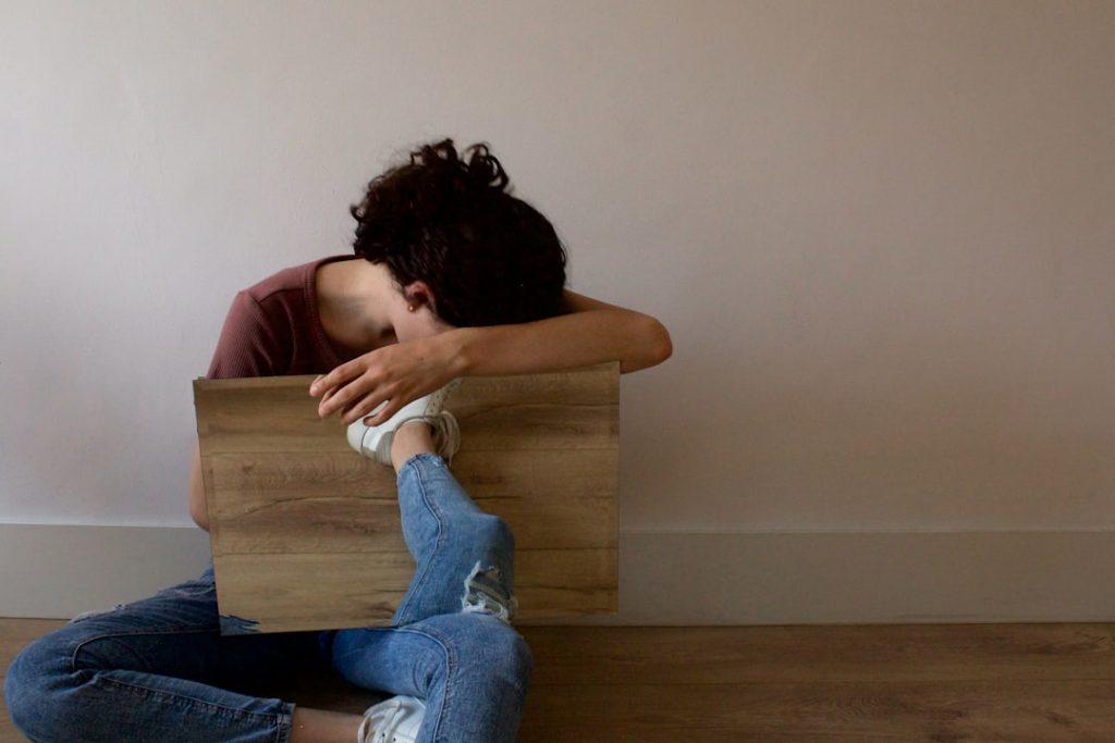 Photo Support Someone Struggling With Body Dysmorphia