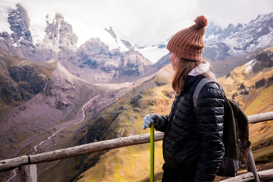 Photo solo travel mental health benefits